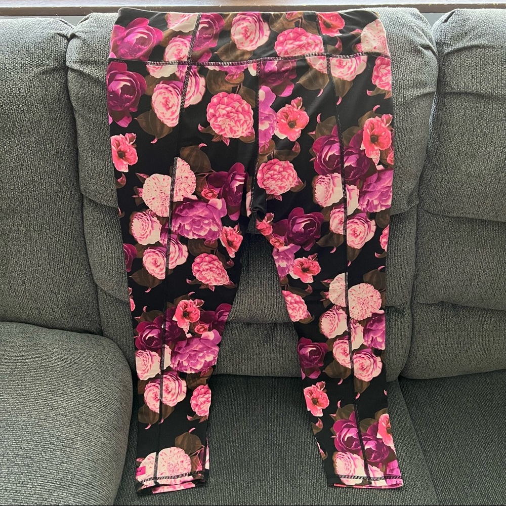 Betsy Johnson Workout Leggings